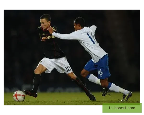 切斯特菲尔德凭借全国联赛冠军成功晋级，迎接新的挑战与荣耀